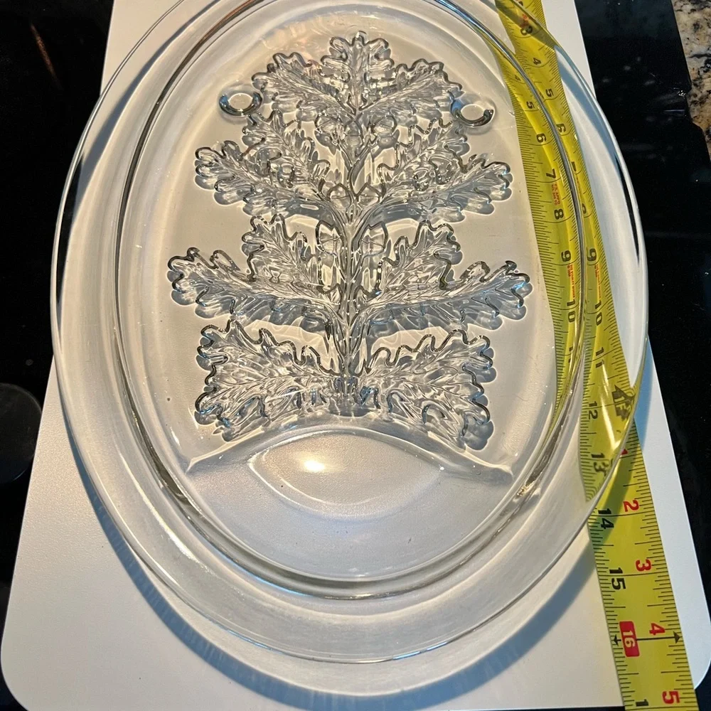 Clear glass serving tray. - Picture 1 of 2